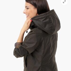 NWT - Classic Barbour sylkoil olive hood